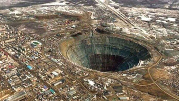ALROSA maintains its target to produce 34-35 million carats of diamonds this year ALROSA maintains its target to produce 34-35 million carats of diamonds this year