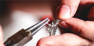 According to JBT report - increasing number of closings of US jewelry companies is alarming