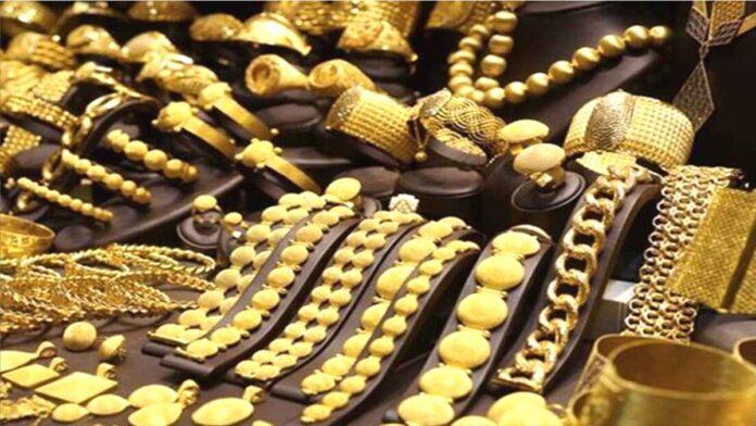 Gold jewelery retailers' revenue to grow in FY23-CRISIL Report Gold jewelery retailers' revenue to grow in FY23-CRISIL Report