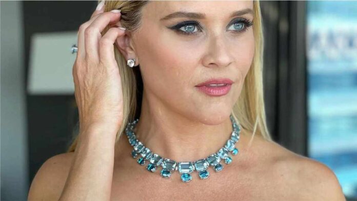 Reese Witherspoon stuns at Emmys with 210-carat sapphire necklace from Tiffany Reese Witherspoon stuns at Emmys with 210-carat sapphire necklace from Tiffany