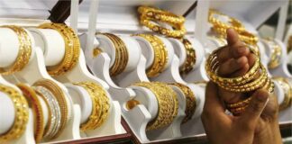 Organized gold jewellery retailers' revenue to grow by 23-25 percent, retail sales volume to grow by 16-18 percent-CRISIL report