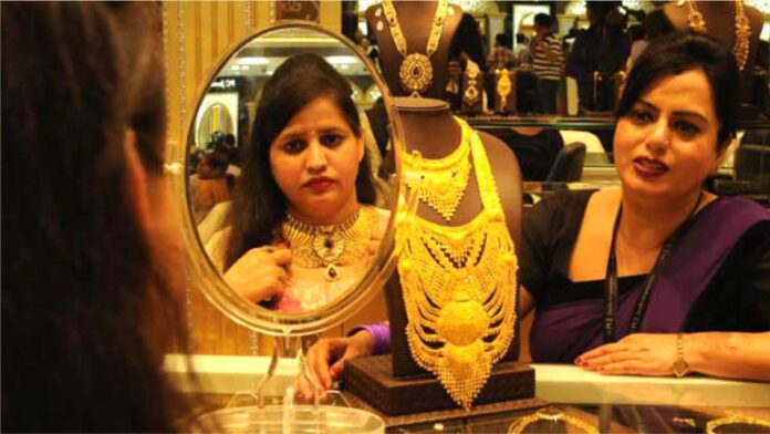 Jewellers are happy as the jewellery trade is good as expected by Akhatrij