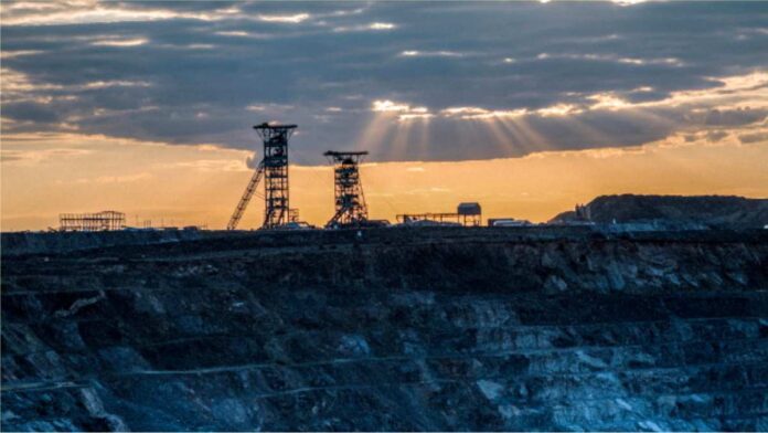 De Beers' $2.2 billion underground mine in Venice becomes operational