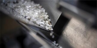 De Beers cut rough prices for the second consecutive sight