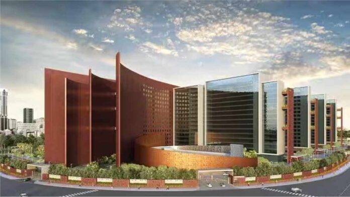 The world's new largest office building is in the name of Surat Diamond Bourse