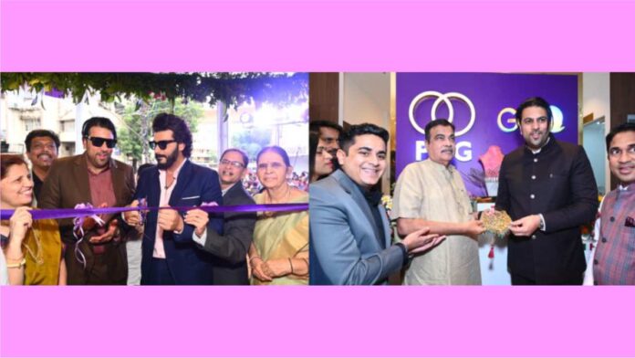 Bollywood star Arjun Kapoor and Union Minister Nitin Gadkari inaugurated two new stores of PNG Jewellers in Nagpur-1