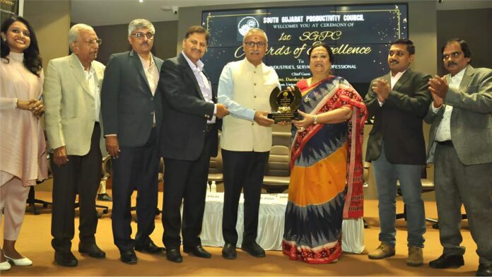 Mr Dhirajlal Kotdia Chairman Sahajanand Group Surat honoured with SPGC Award for Excellence