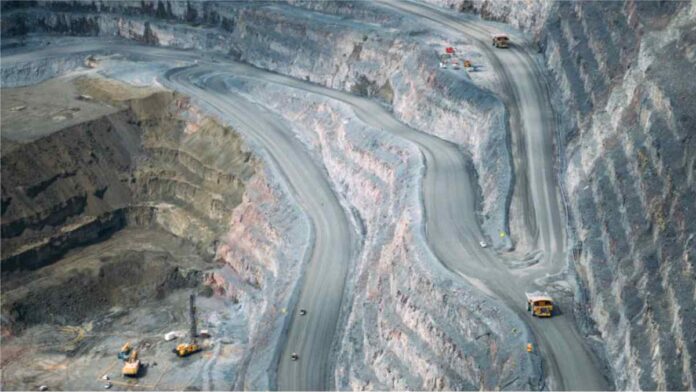 Debswana invest $1 billion to expand the Jwaneng mine underground Debswana invest $1 billion to expand the Jwaneng mine underground