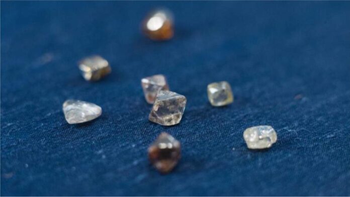 De Beers diamond production declined by an average of 3 percent
