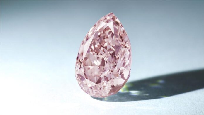 Polly auction to display Pink diamond ring-1 Polly auction to display Pink diamond ring-1