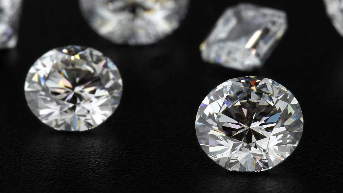 Surats Lab grown Diamond Producers faces problem as De Beers Cuts Lab grown Diamond Prices