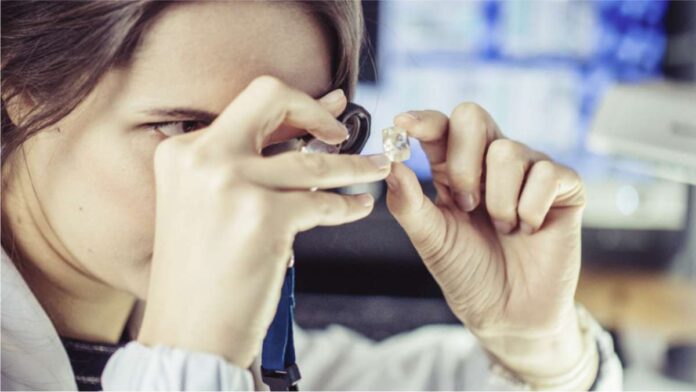 Russian diamond giant Alrosa announces production cuts Russian diamond giant Alrosa announces production cuts