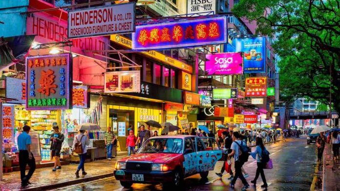Hong Kong Luxury Sales Jump 7% in June, Boosting Retail Hong Kong Luxury Sales Jump 7% in June, Boosting Retail