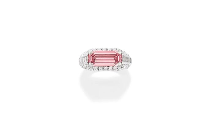 Bulgari’s Pink Diamond Ring Sells for $2.6 Million Bulgari’s Pink Diamond Ring Sells for $2.6 Million