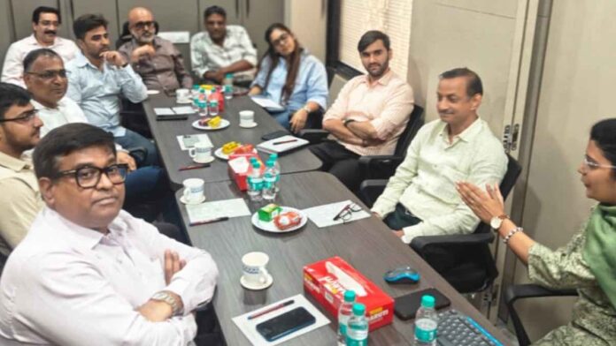 Export Awareness Session Held at Zaveri Bazaar - An Important Initiative by the IIJS India Team Export Awareness Session Held at Zaveri Bazaar - An Important Initiative by the IIJS India Team