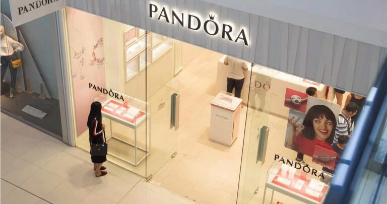 Pandora Cuts 2025 Sales Forecast Amid Weak Market Conditions