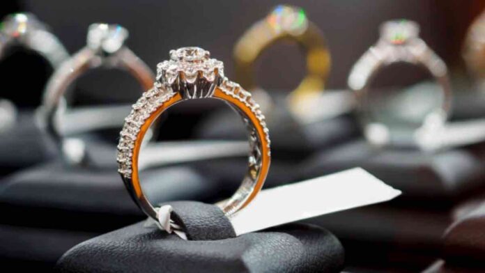 Diamond Craze in the USA - Signet Shines Bright Even Amid Inflation! Diamond Craze in the USA - Signet Shines Bright Even Amid Inflation!