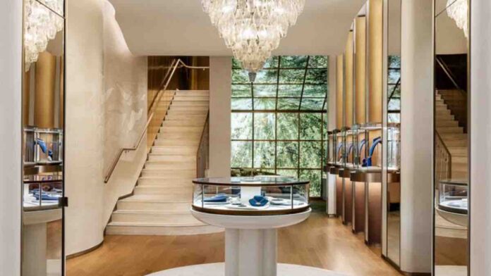 De Beers Sets a New Record with the World’s Most Luxurious Diamond Palace in Paris De Beers Sets a New Record with the World’s Most Luxurious Diamond Palace in Paris
