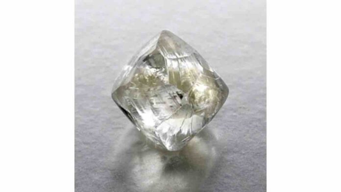 De Beers Cuts One-Third of Its Sightholders!