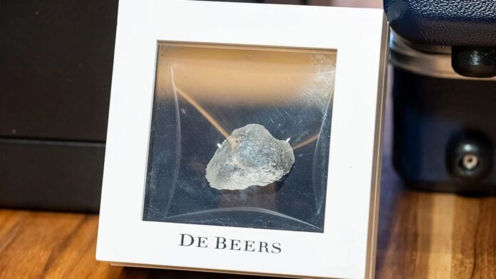 63-Carat Exceptional Diamond Unveiled to Mark London Jewelers’ 100th Anniversary 63-Carat Exceptional Diamond Unveiled to Mark London Jewelers’ 100th Anniversary