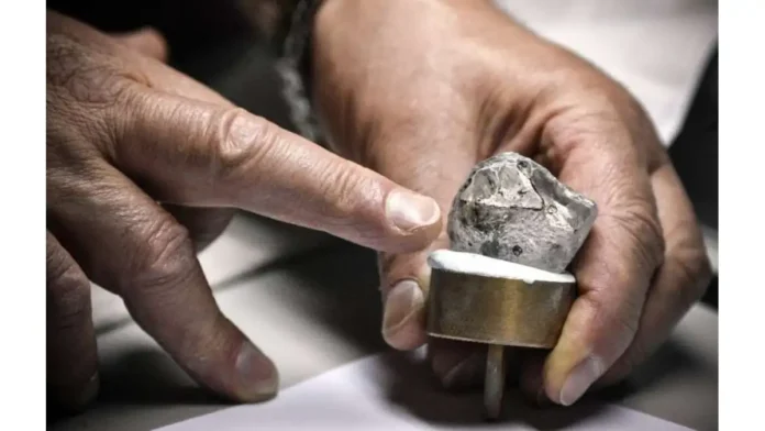 new method to determine the origin mine of a polished diamond based on its internal structure new method to determine the origin mine of a polished diamond based on its internal structure